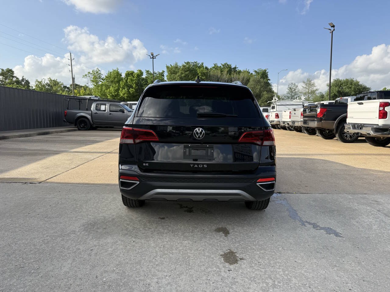 Used 2023 Volkswagen Taos SE FWD image 38