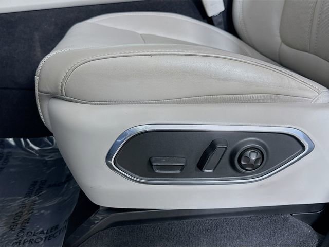 Used 2023 Jeep Wagoneer Series III w/ Rear Seat Video Group 1 AWD/4WD image 20