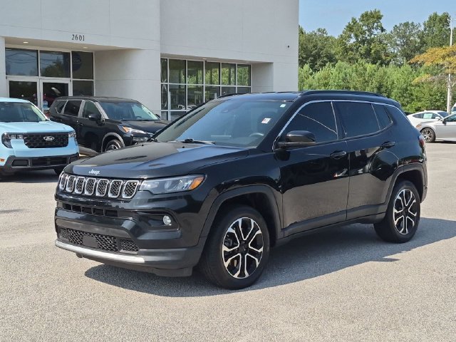 Used 2023 Jeep Compass Limited AWD/4WD image 7