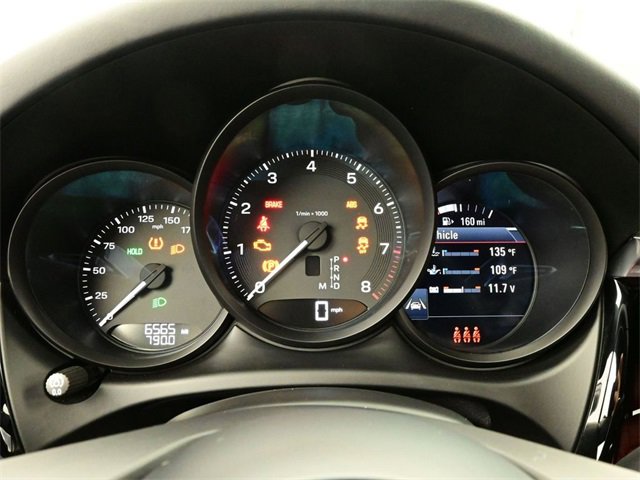 Used 2025 Porsche Macan image 9