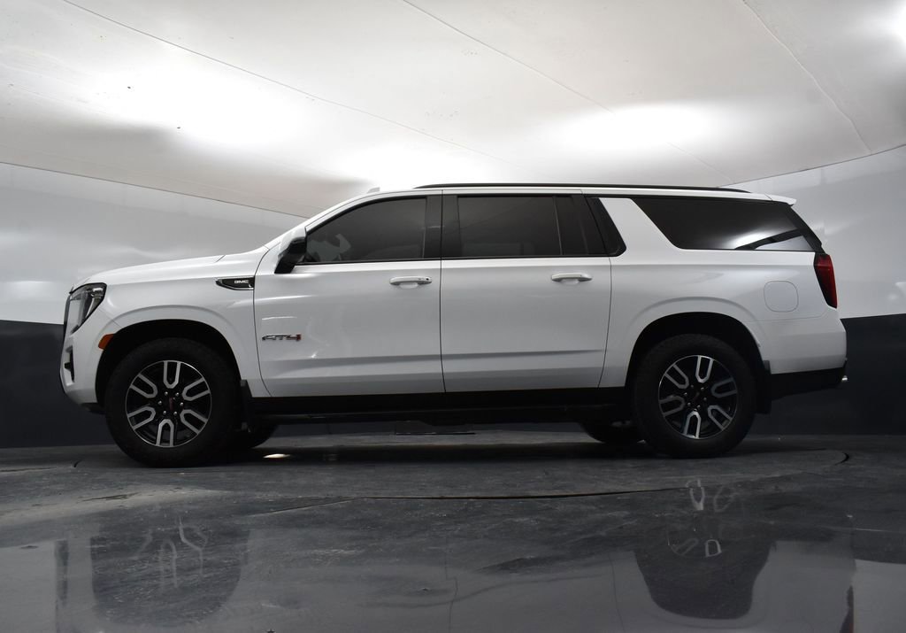 Used 2023 GMC Yukon XL AT4 AWD/4WD image 32