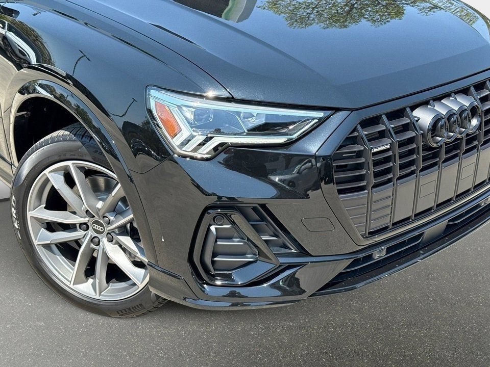 Certified 2025 Audi Q3 2.0T Premium w/ Convenience Package AWD/4WD image 22