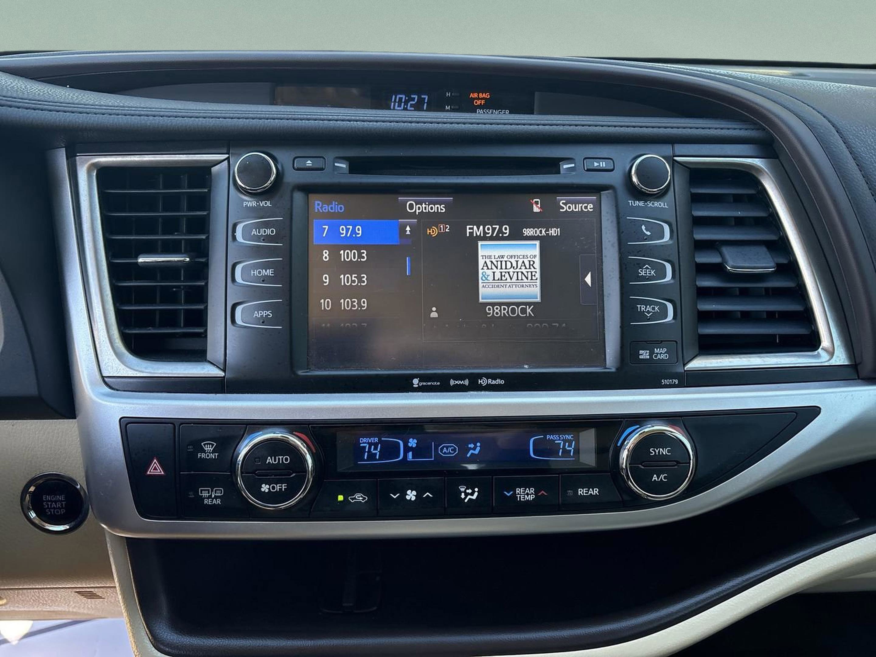 Used 2018 Toyota Highlander SE image 21