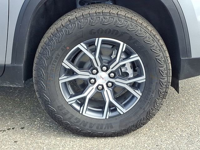 Used 2025 GMC Acadia AT4 w/ LPO, Floor Liner Package image 28