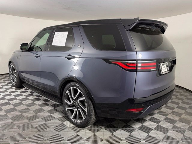 Used 2025 Land Rover Discovery Dynamic SE AWD/4WD image 4