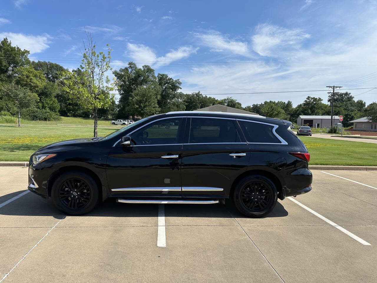Used 2017 INFINITI QX60 FWD image 4