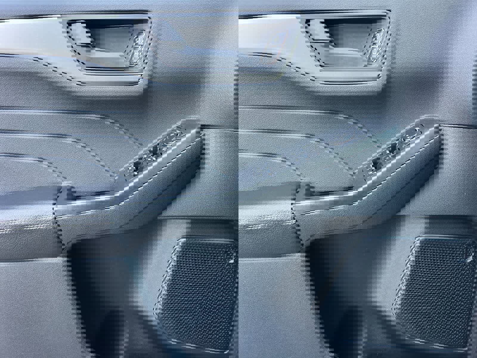 Used 2025 Ford Escape Active image 13