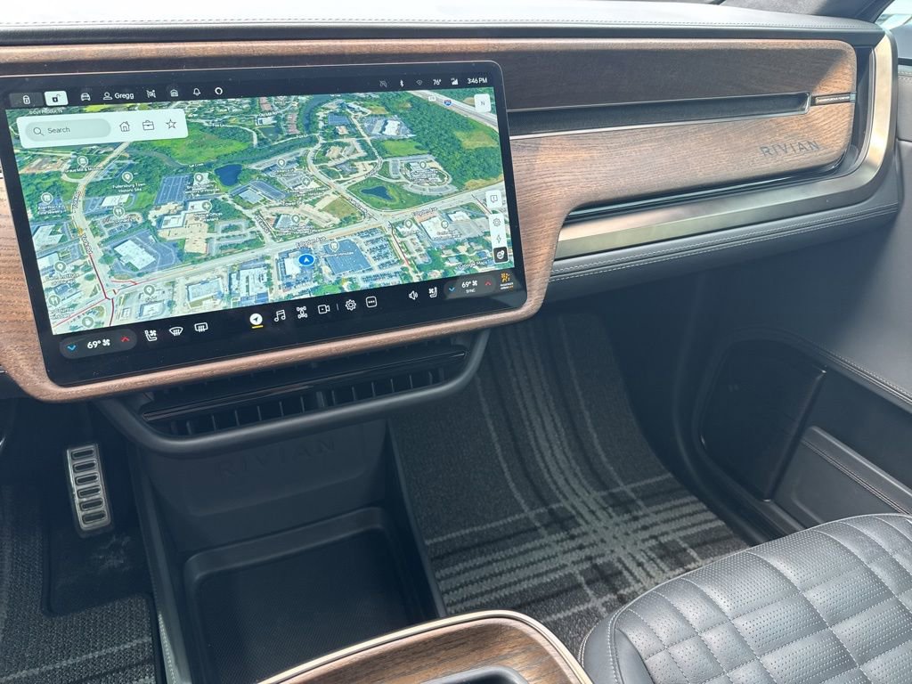Used 2026 Rivian R1S Premium AWD/4WD image 14