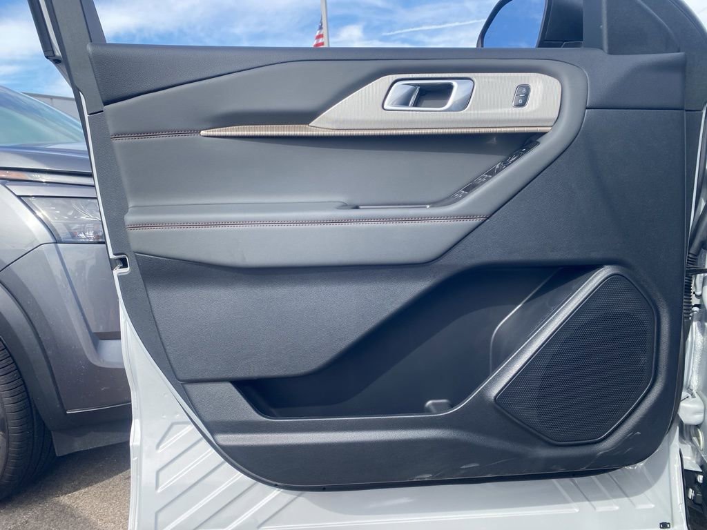 New 2025 Ford Explorer Active image 21