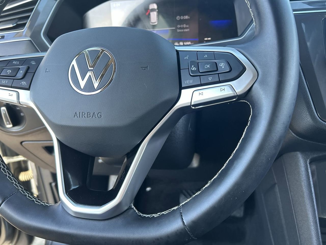 Certified 2023 Volkswagen Tiguan SE FWD image 21