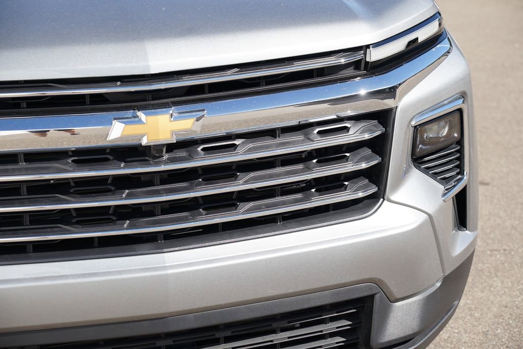 Used 2025 Chevrolet Traverse LT image 9