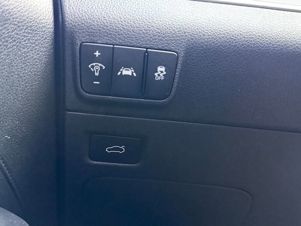 Used 2021 Kia K5 LX image 18