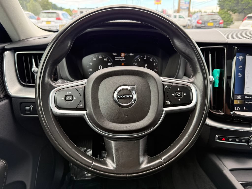 Used 2019 Volvo XC60 T6 Momentum w/ Multimedia Package AWD/4WD image 22