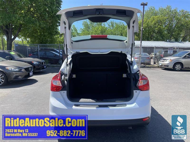 Used 2014 Ford Focus SE w/ SE Winter Package FWD image 25