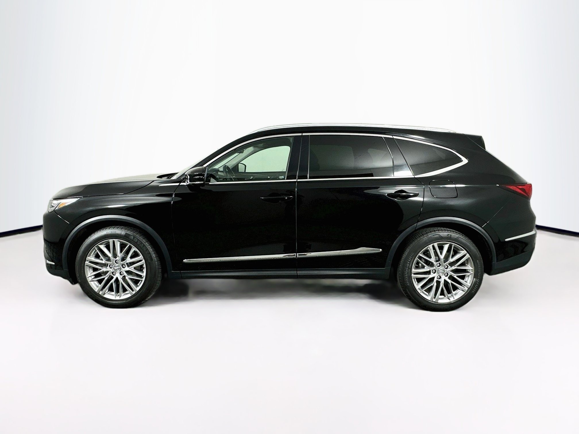 Used 2023 Acura MDX SH-AWD w/ Advance Package image 4