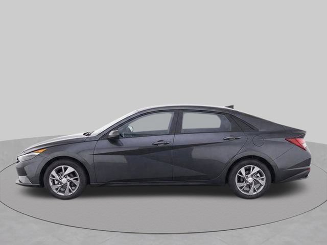 Used 2021 Hyundai Elantra SE FWD image 9