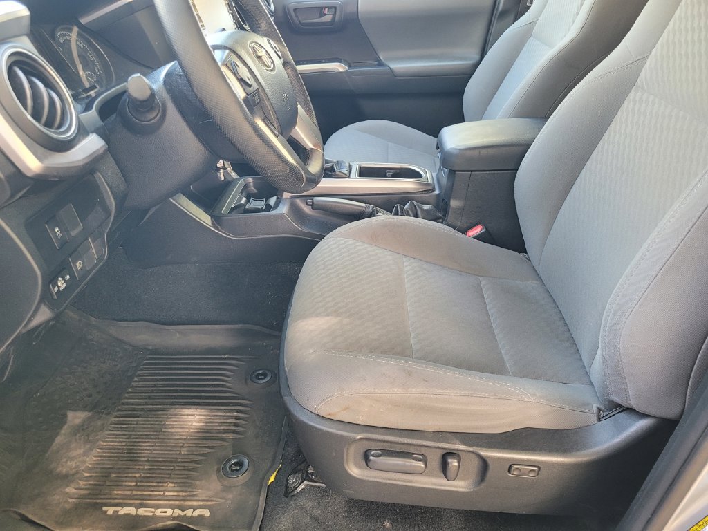 Used 2021 Toyota Tacoma SR5 w/ Technology Package AWD/4WD image 18