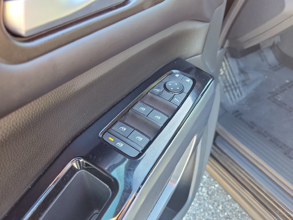 Used 2026 Nissan Pathfinder SL w/ SL Premium Package FWD image 14