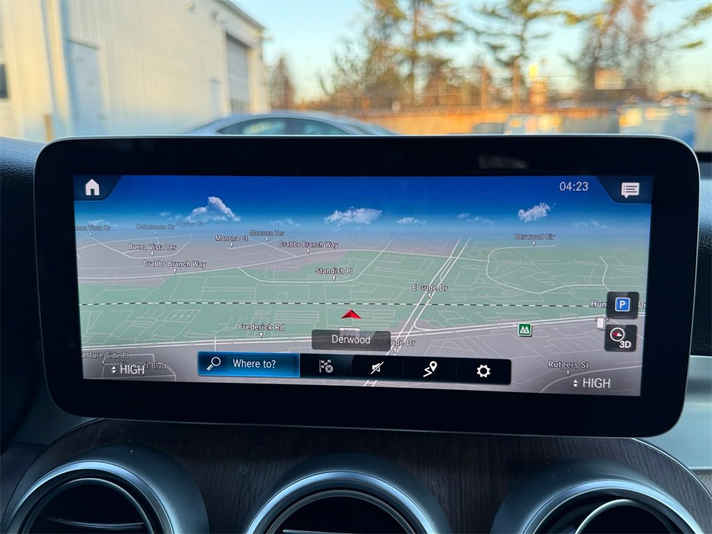 Used 2022 Mercedes-Benz GLC 300 4MATIC image 16