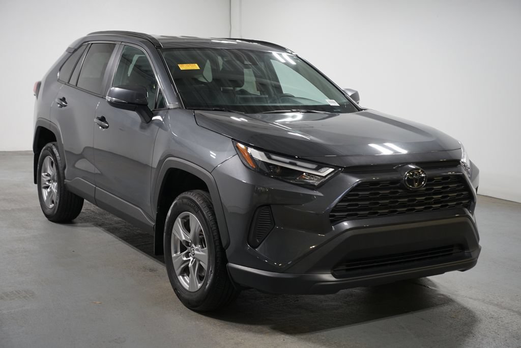 Used 2024 Toyota RAV4 XLE FWD image 3