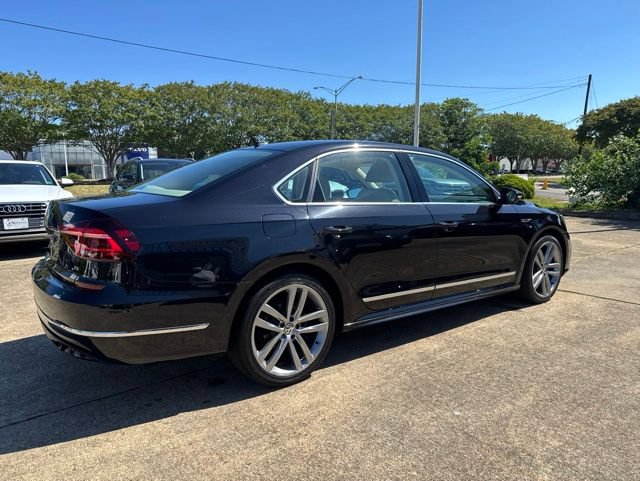 Used 2017 Volkswagen Passat 1.8T R-Line FWD image 5