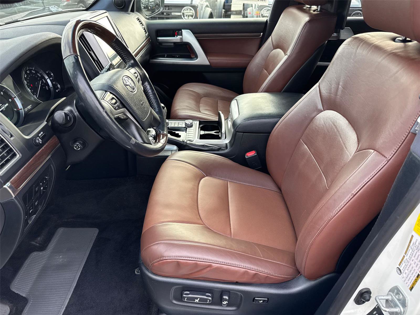 Used 2016 Toyota Land Cruiser AWD/4WD image 24