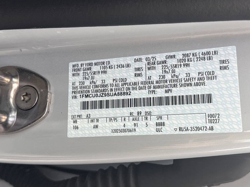 Used 2025 Ford Escape Platinum w/ Premium Technology Package image 33