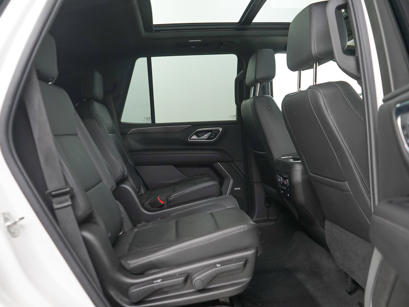 Used 2021 Chevrolet Tahoe Z71 w/ Z71 Signature Package AWD/4WD image 13
