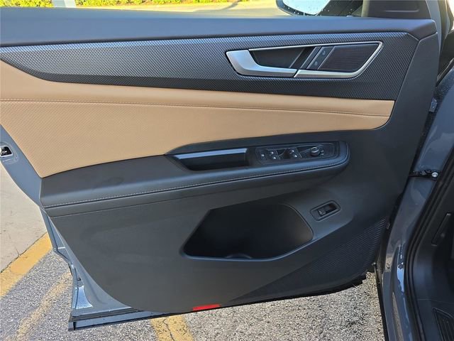 New 2026 Volkswagen Atlas Cross Sport SEL AWD/4WD image 14