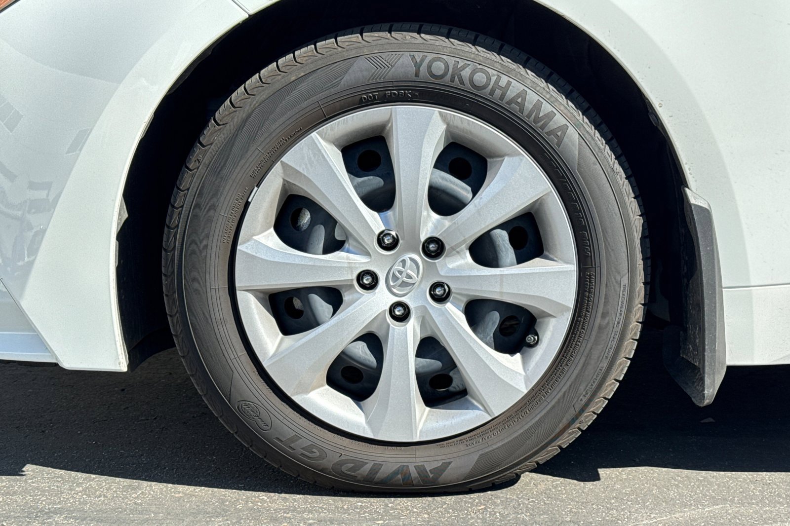 Used 2023 Toyota Corolla LE w/ Carpet Mat Package (TMS) image 7