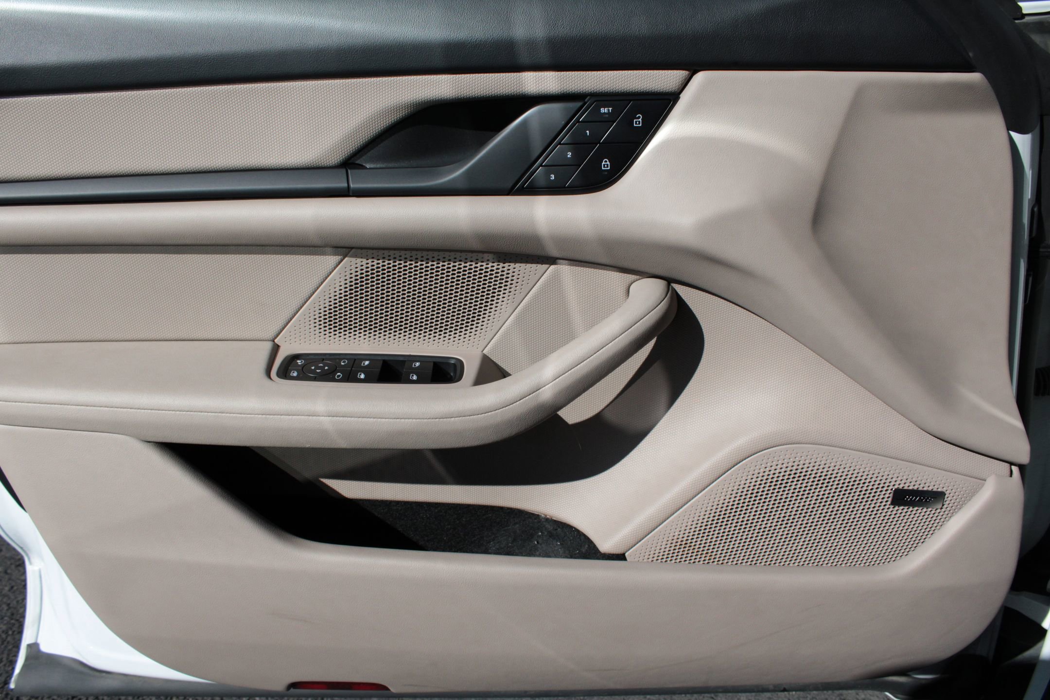 Used 2023 Porsche Taycan 4S image 13