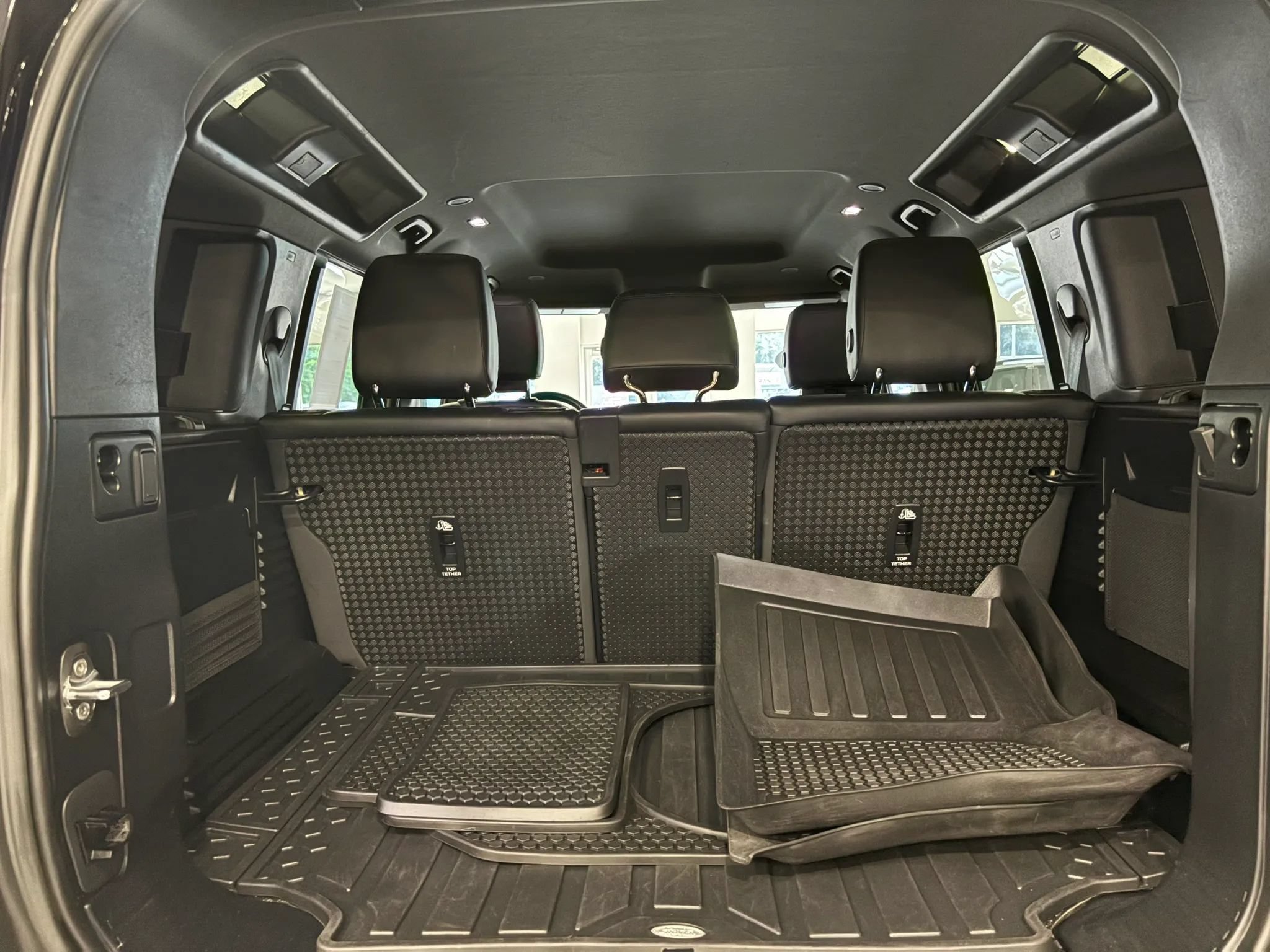 Used 2023 Land Rover Defender 110 S AWD/4WD image 55
