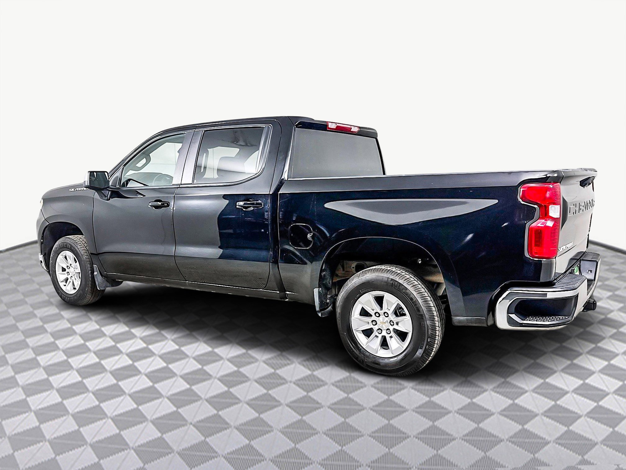 Used 2025 Chevrolet Silverado 1500 LT image 7