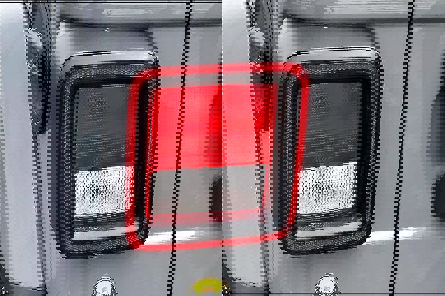 Used 2023 Jeep Wrangler Sahara image 32