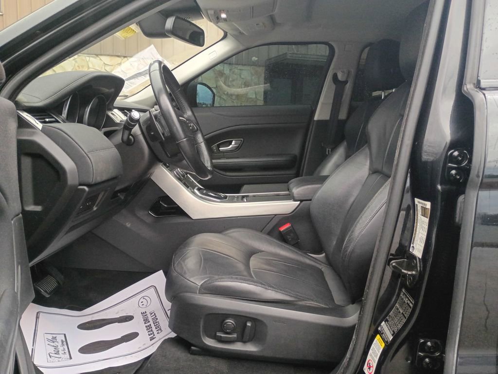 Used 2017 Land Rover Range Rover Evoque SE image 9