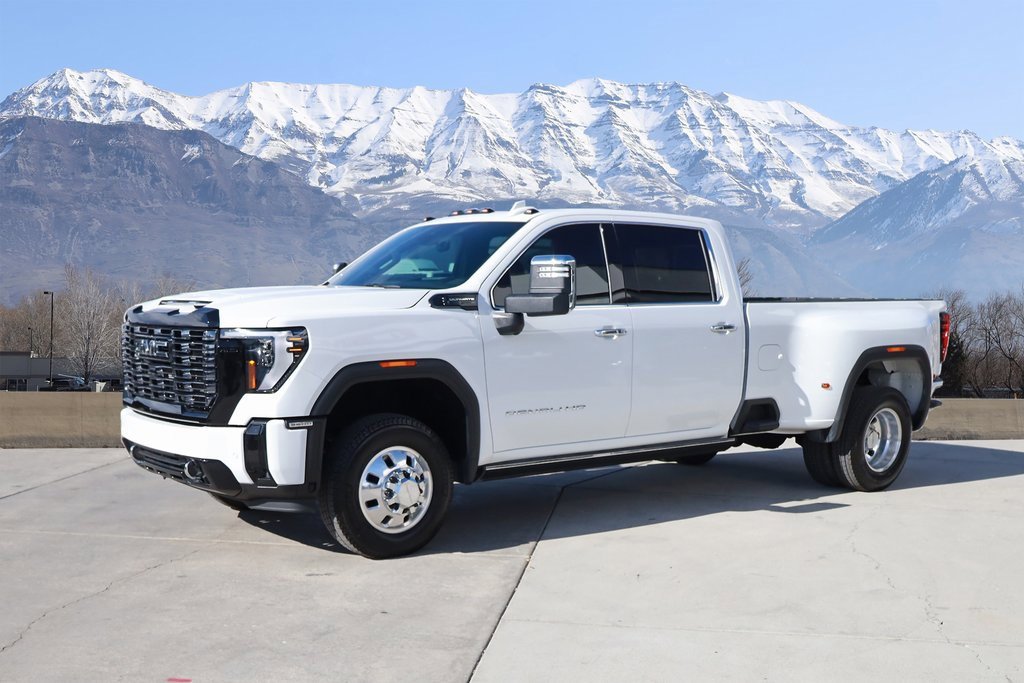 Used 2025 GMC Sierra 3500 Denali Ultimate image 2