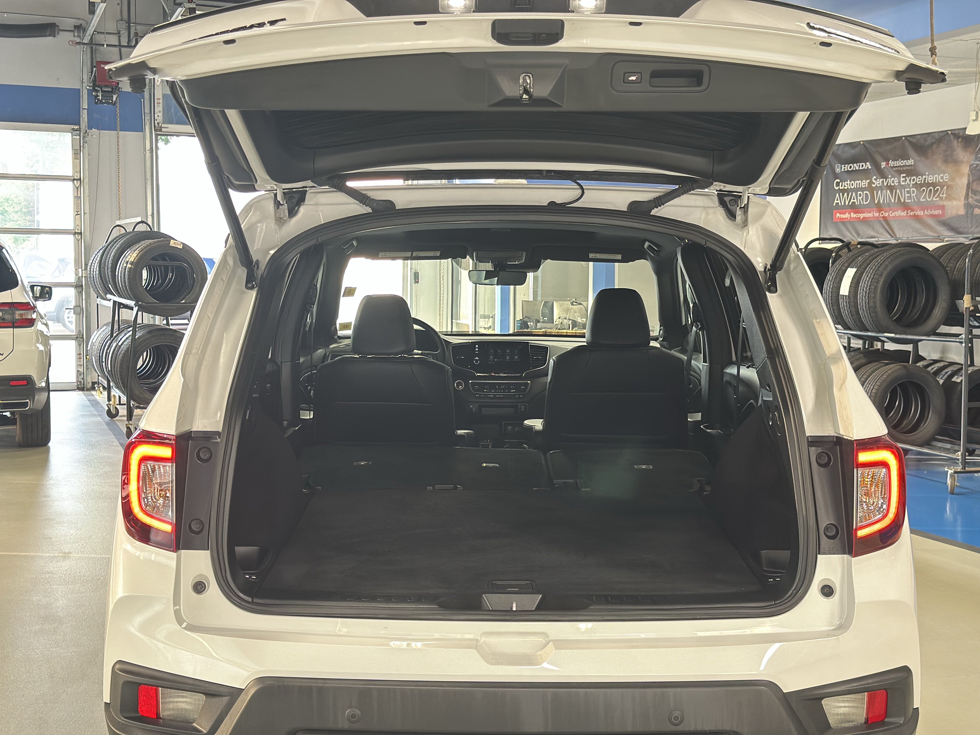 Used 2023 Honda Passport TrailSport image 6