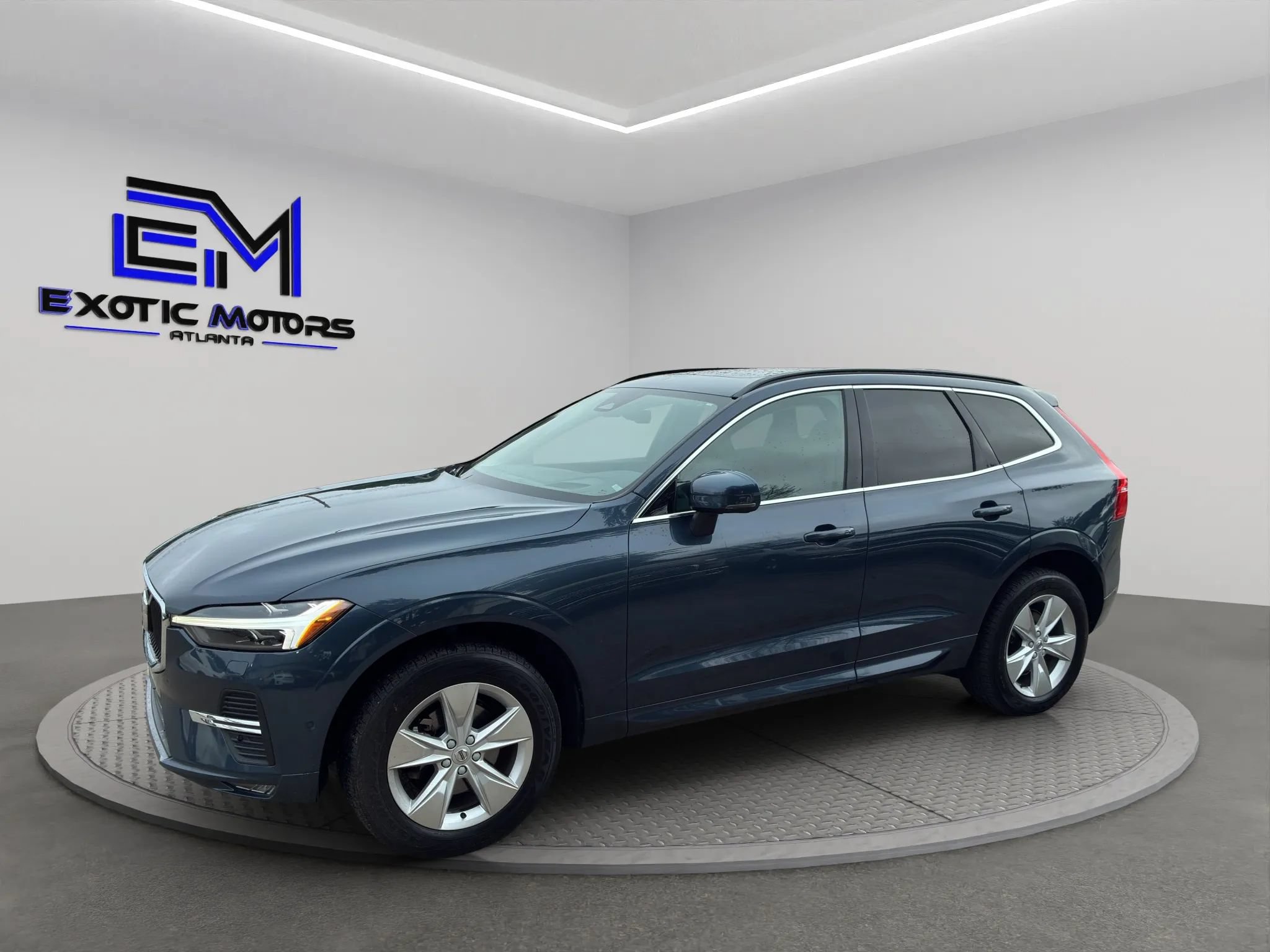Used 2022 Volvo XC60 B5 Momentum AWD/4WD image 1