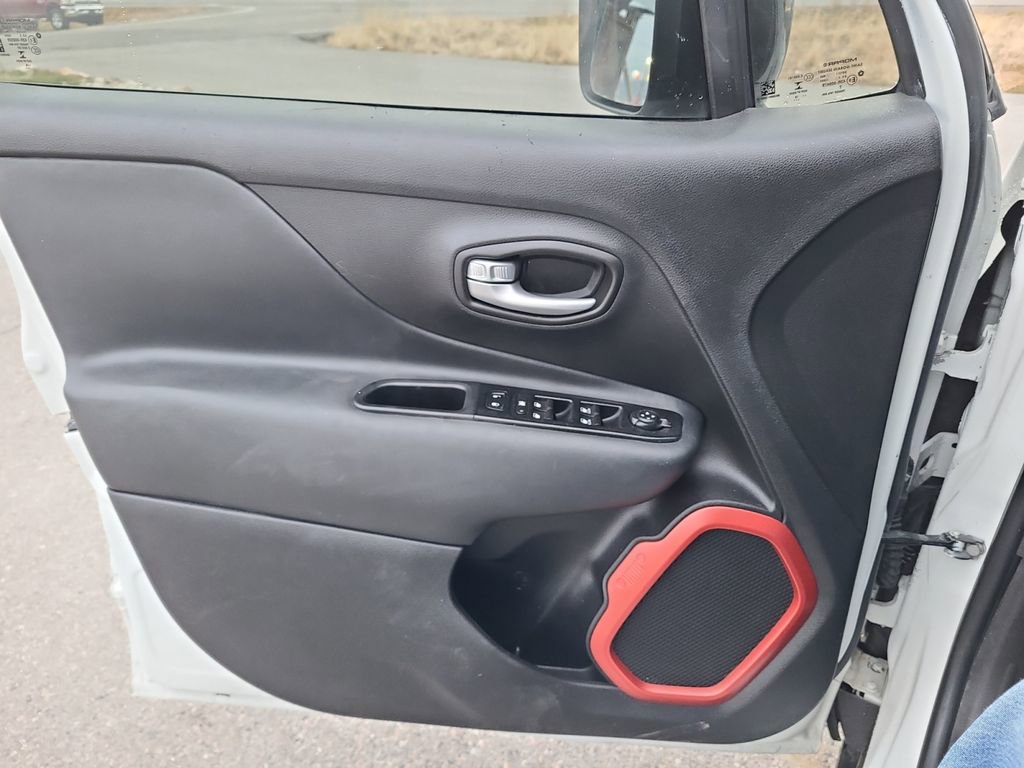 Used 2023 Jeep Renegade Trailhawk AWD/4WD image 20