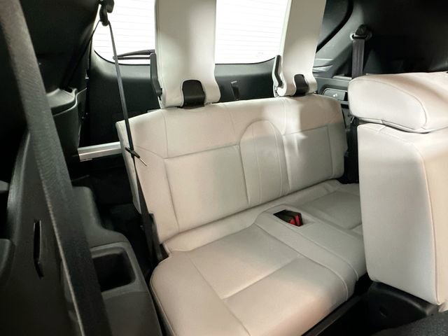 Used 2023 Mitsubishi Outlander SEL AWD/4WD image 27
