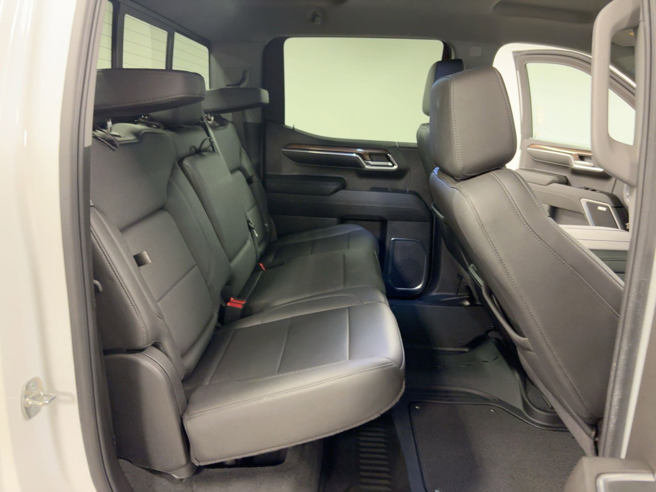 Used 2024 Chevrolet Silverado 1500 LT Trail Boss w/ LT Trail Boss Premium Package image 31