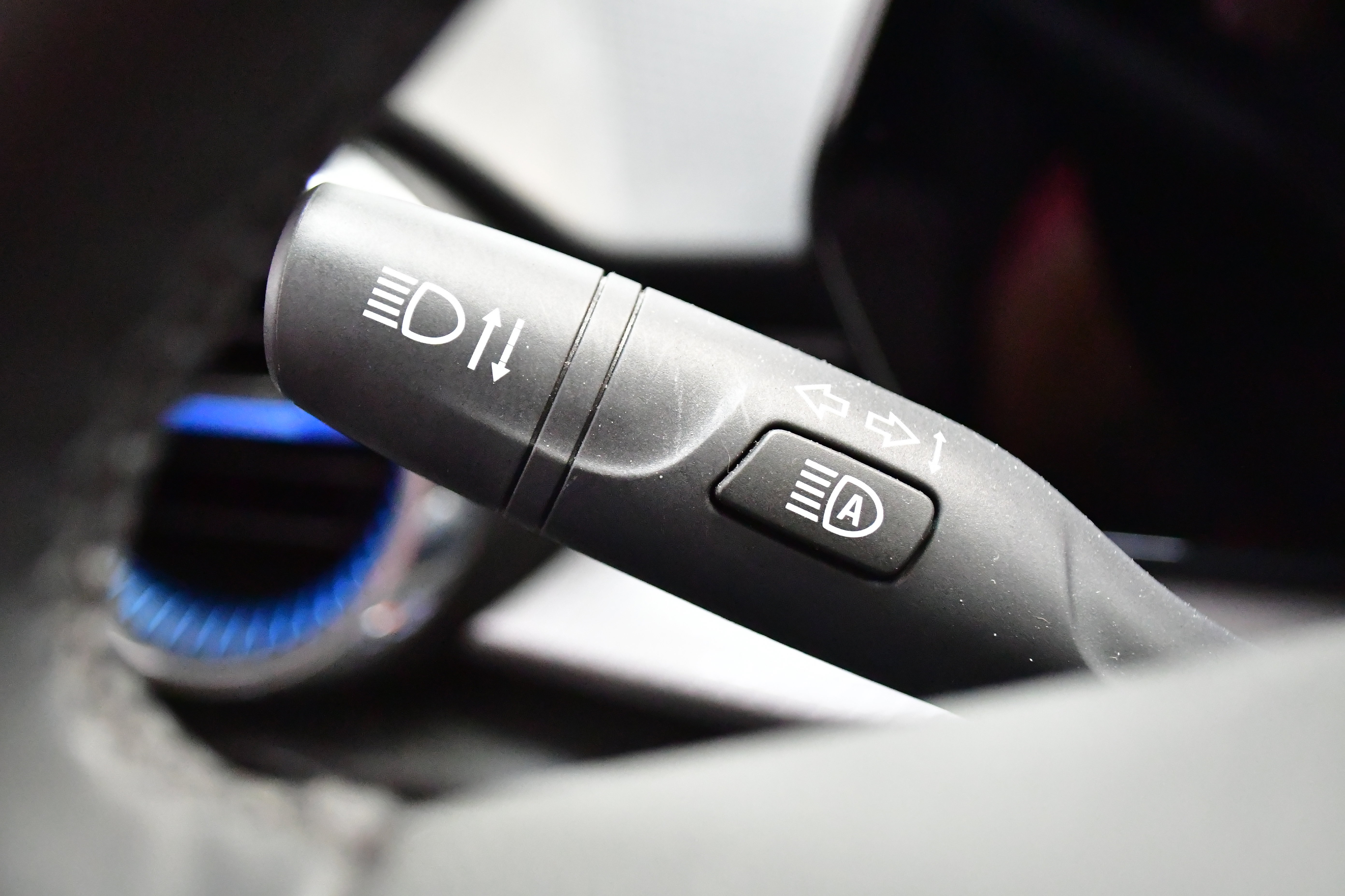 Used 2025 Chevrolet Trax LT w/ LT Convenience Package image 31