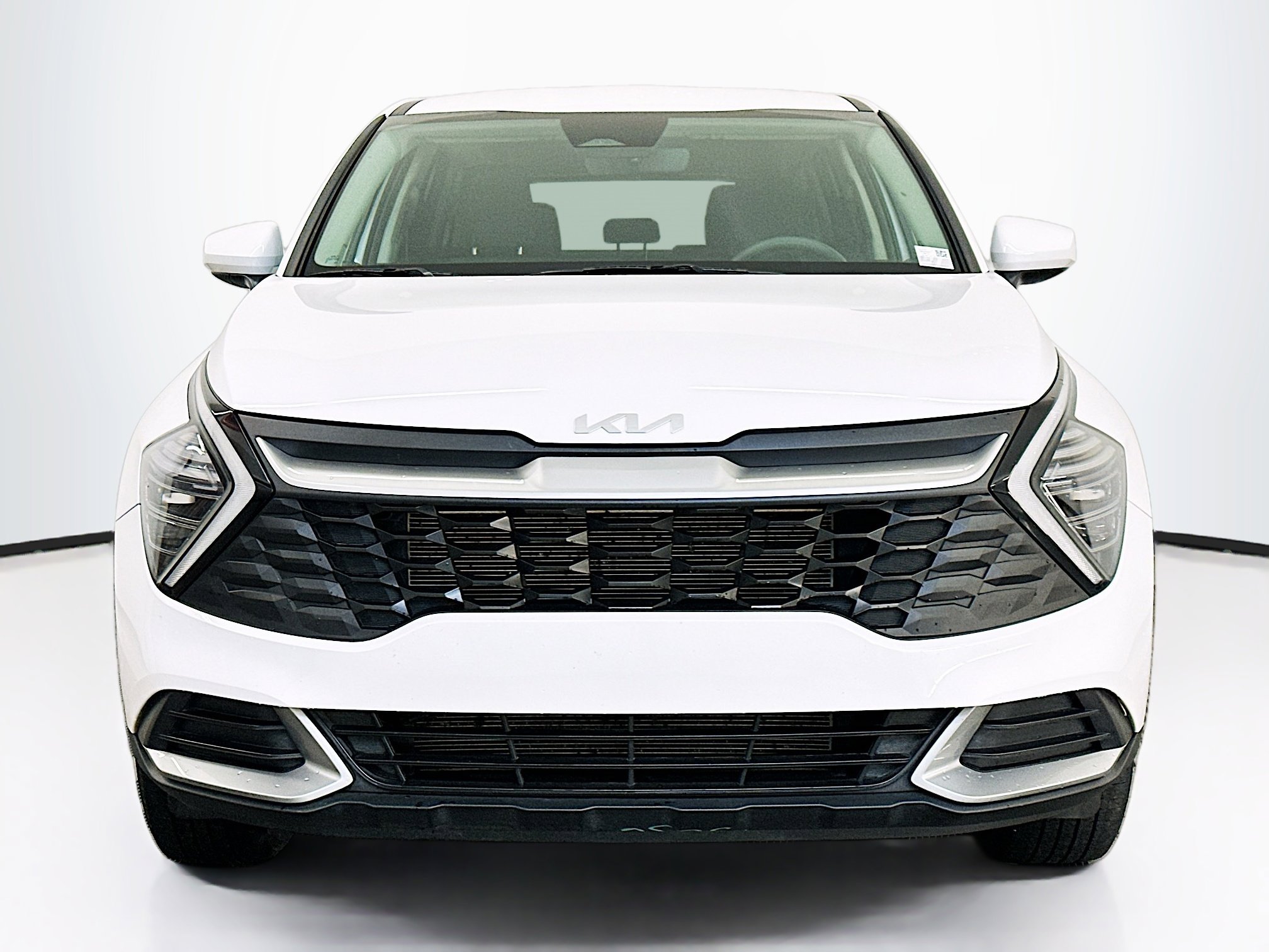 Used 2025 Kia Sportage LX image 2