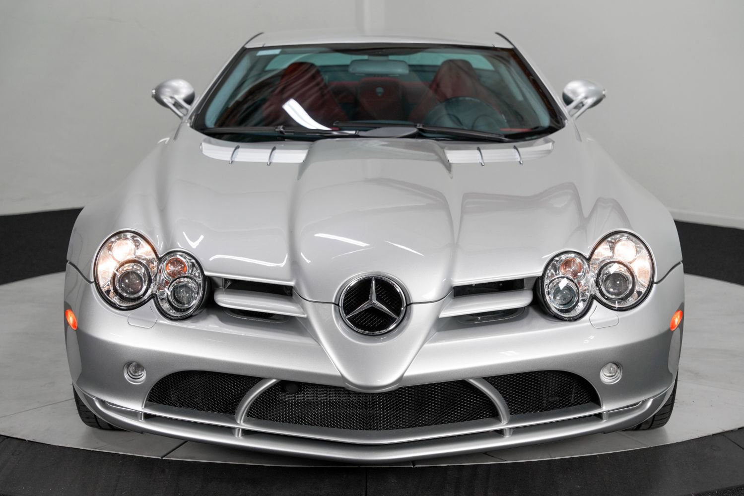 Used 2005 Mercedes-Benz SLR Coupe image 12