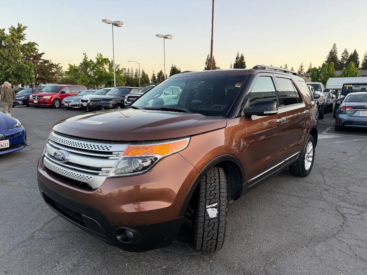 Used 2012 Ford Explorer XLT AWD/4WD image 4