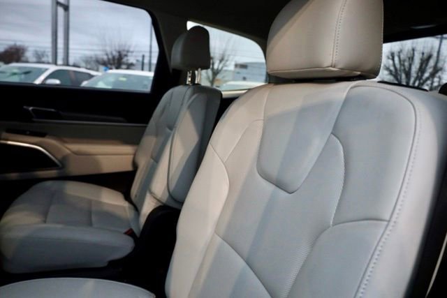 Used 2022 Kia Telluride S image 35