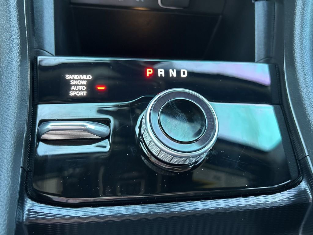 Used 2025 Jeep Grand Cherokee L Limited w/ Black Appearance Package image 26