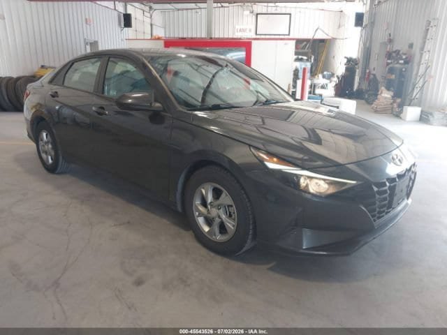 Used 2021 Hyundai Elantra SE FWD image 1