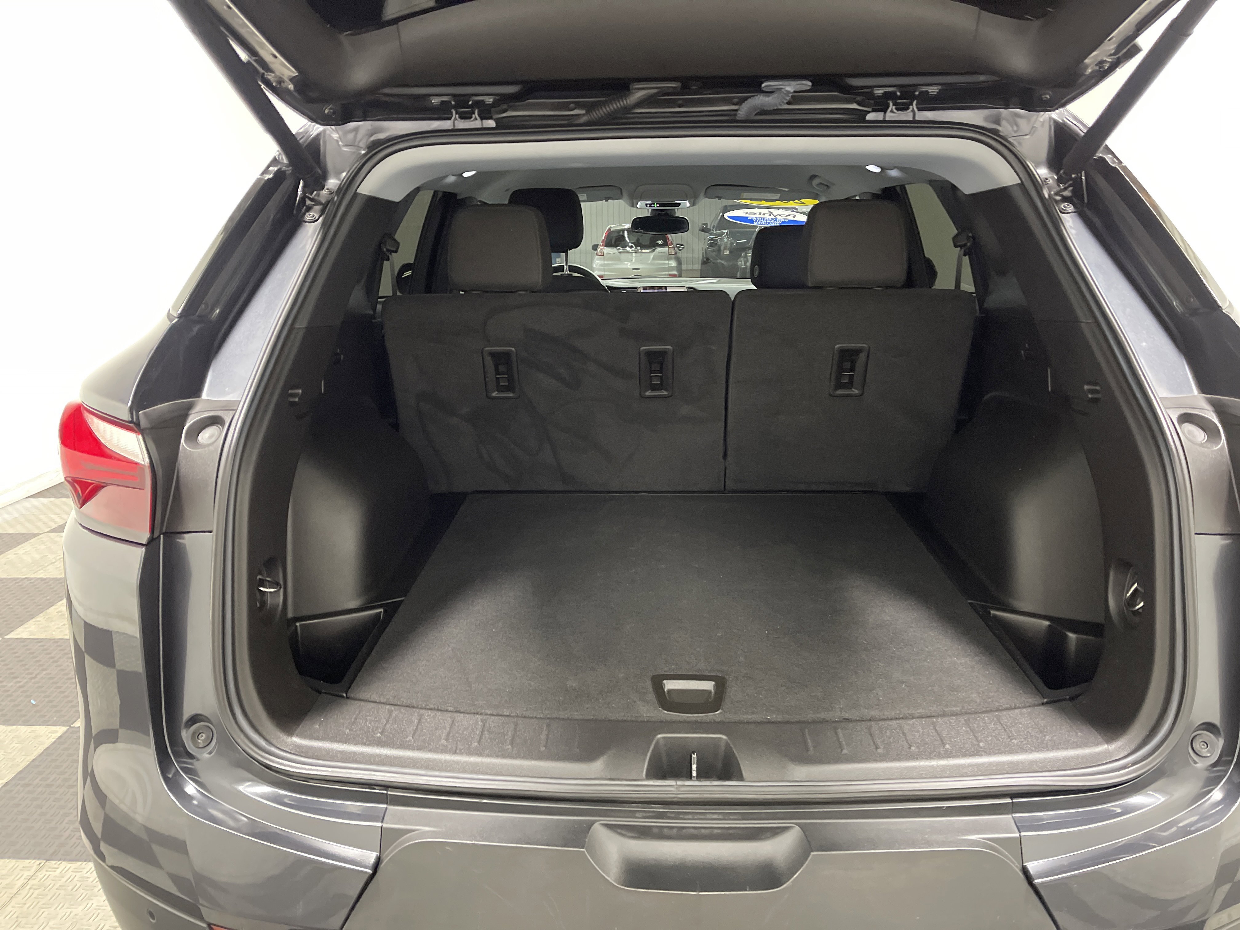 Used 2022 Chevrolet Blazer LT FWD image 18