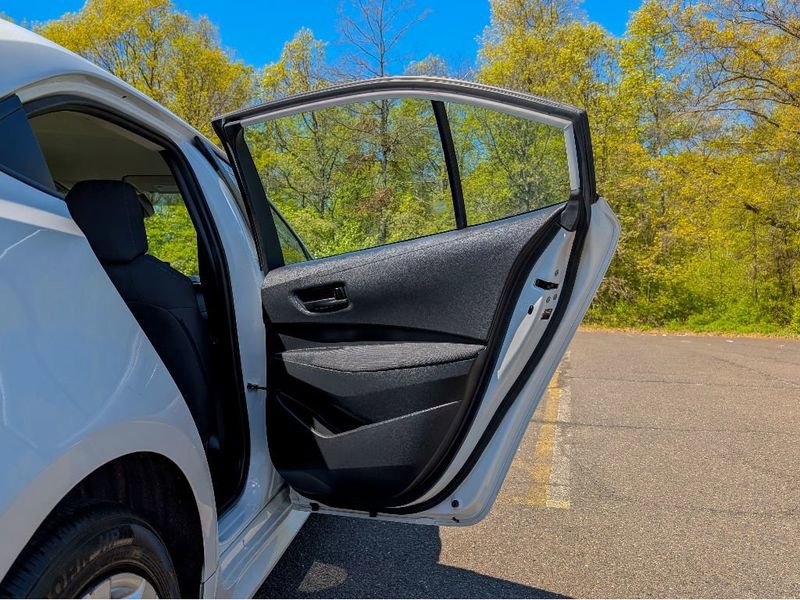 Used 2022 Toyota Corolla LE FWD image 12
